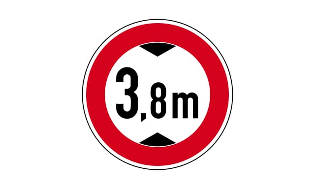 Durch welche Fahrzeuge können bei Missachtung dieses Verkehrszeichens schwere Unfälle entstehen?